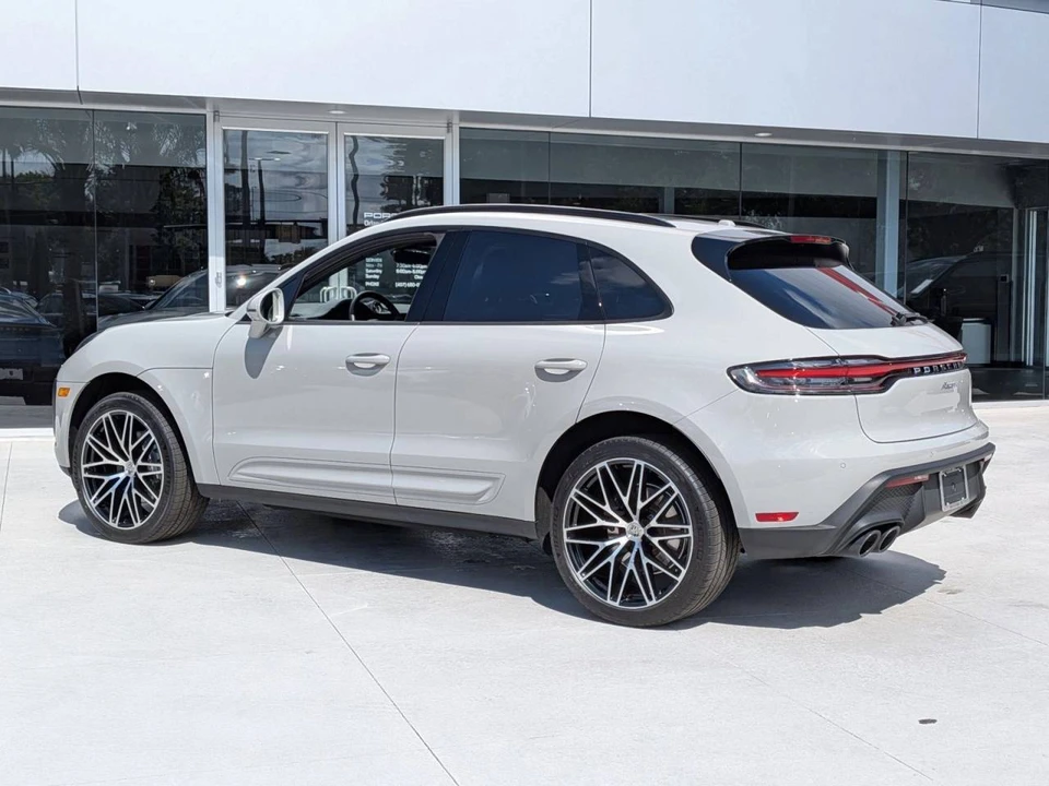 2025 Porsche Macan - Image 3 of 5