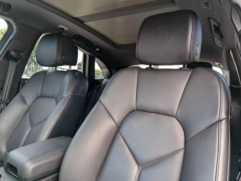 2025 Porsche Macan - Image 5 of 5
