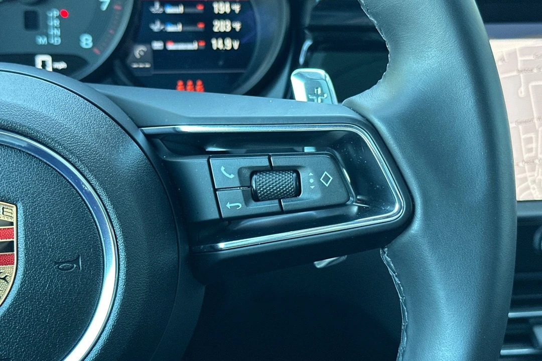 2025 Porsche Macan Electric - Image 31 of 31