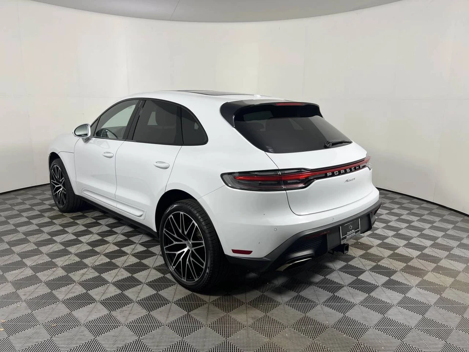 2025 Porsche Macan Electric - Image 3 of 4