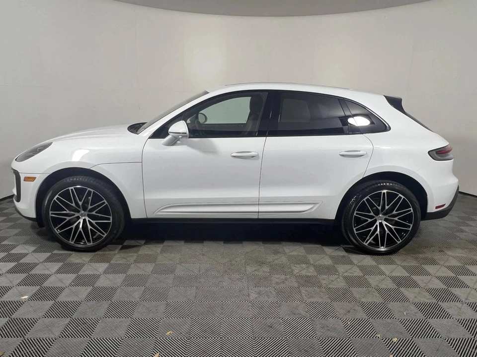 2025 Porsche Macan Electric - Image 2 of 4