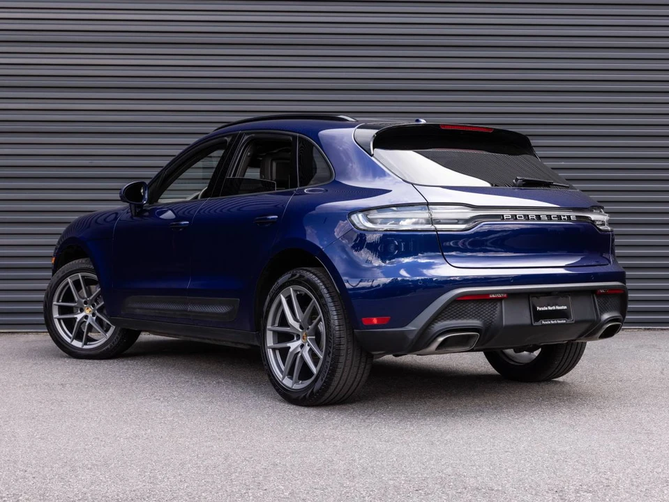 2025 Porsche Macan - Image 3 of 5