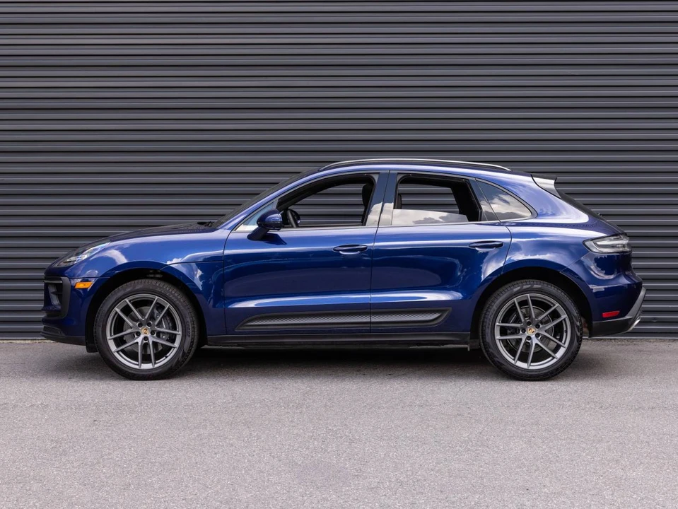2025 Porsche Macan - Image 2 of 5