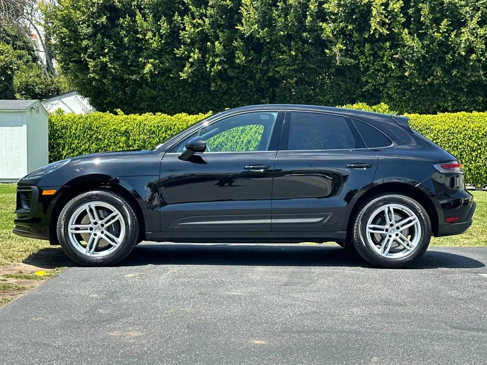 2025 Porsche Macan Electric - Image 2 of 4