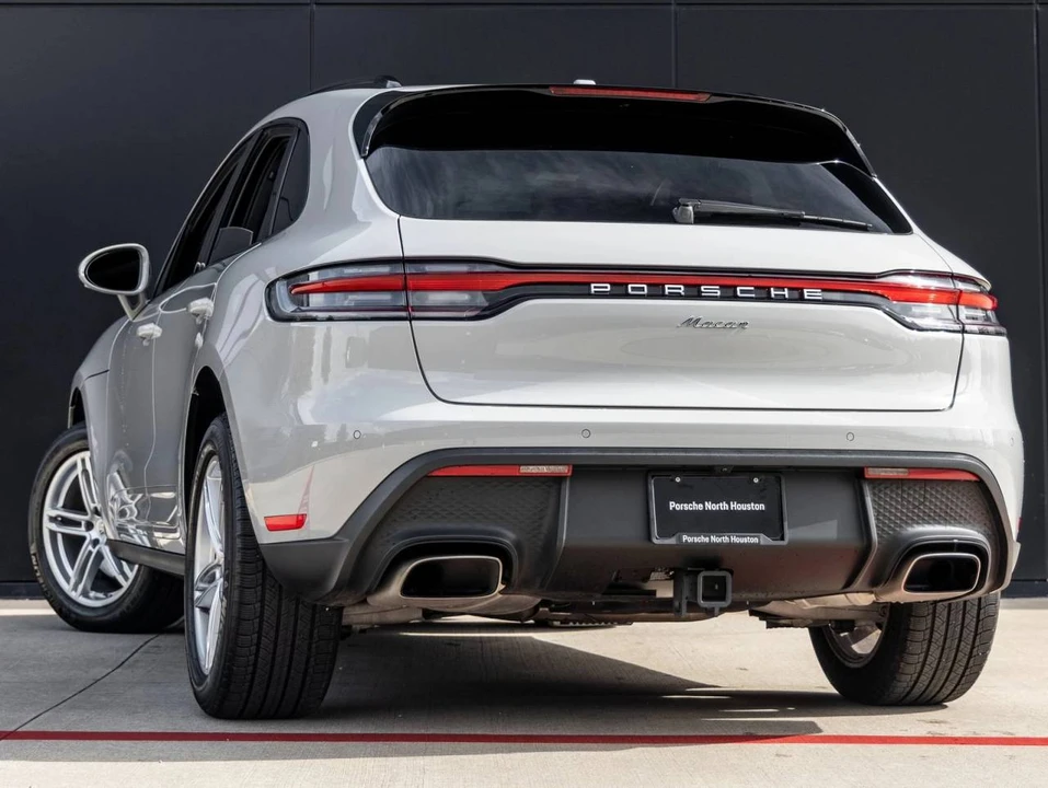 2025 Porsche Macan - Image 3 of 5