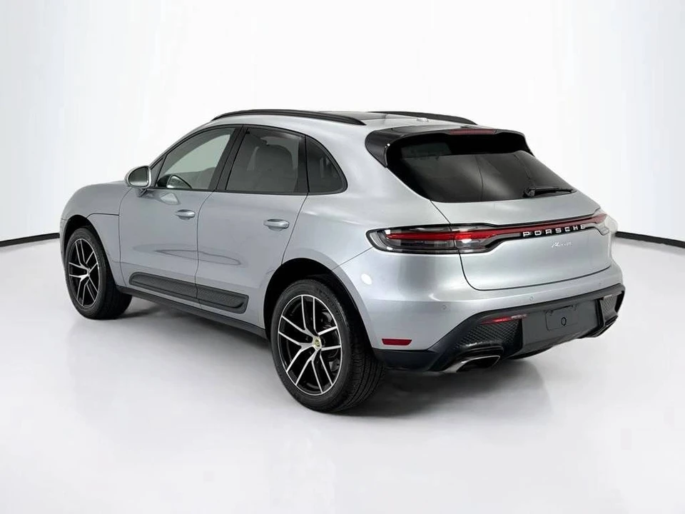 2025 Porsche Macan Electric - Image 3 of 5
