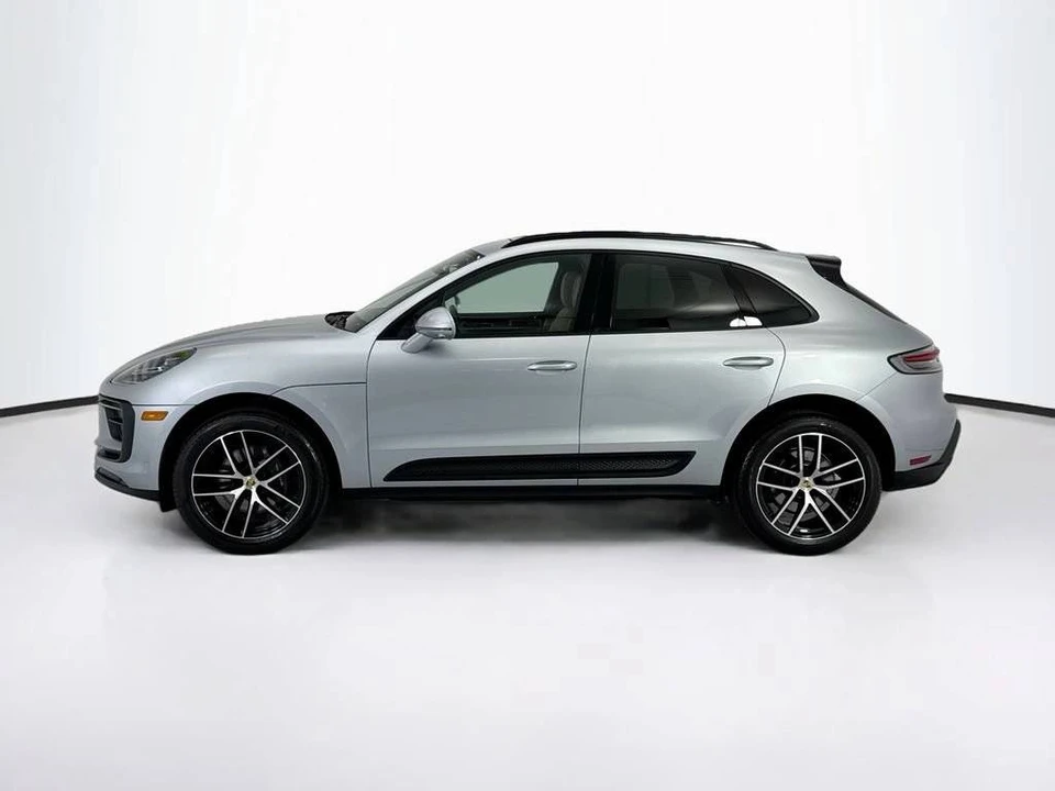 2025 Porsche Macan Electric - Image 2 of 5