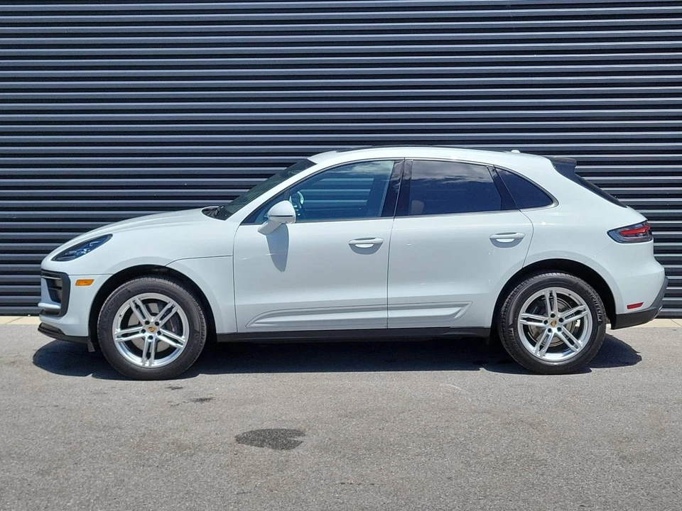 2025 Porsche Macan - Image 2 of 4