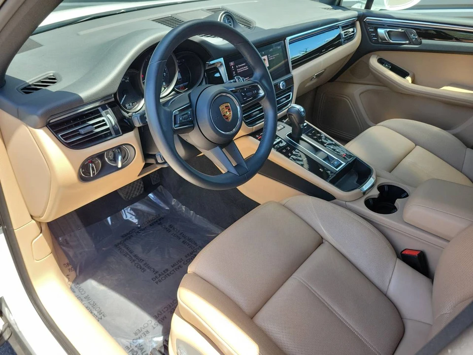 2025 Porsche Macan - Image 4 of 4