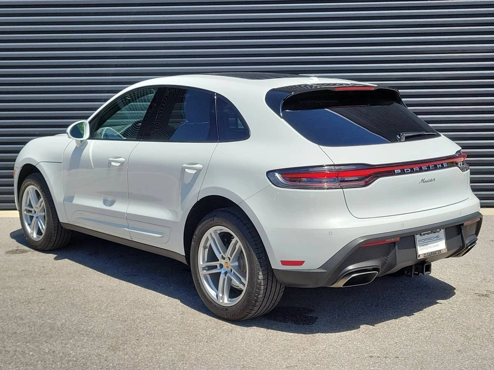 2025 Porsche Macan - Image 3 of 4