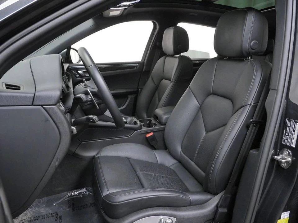 2025 Porsche Macan Electric - Image 5 of 5