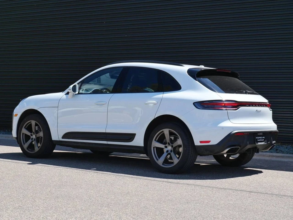 2025 Porsche Macan Electric - Image 3 of 5