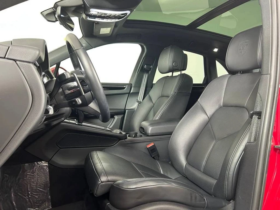 2025 Porsche Macan Electric - Image 5 of 5
