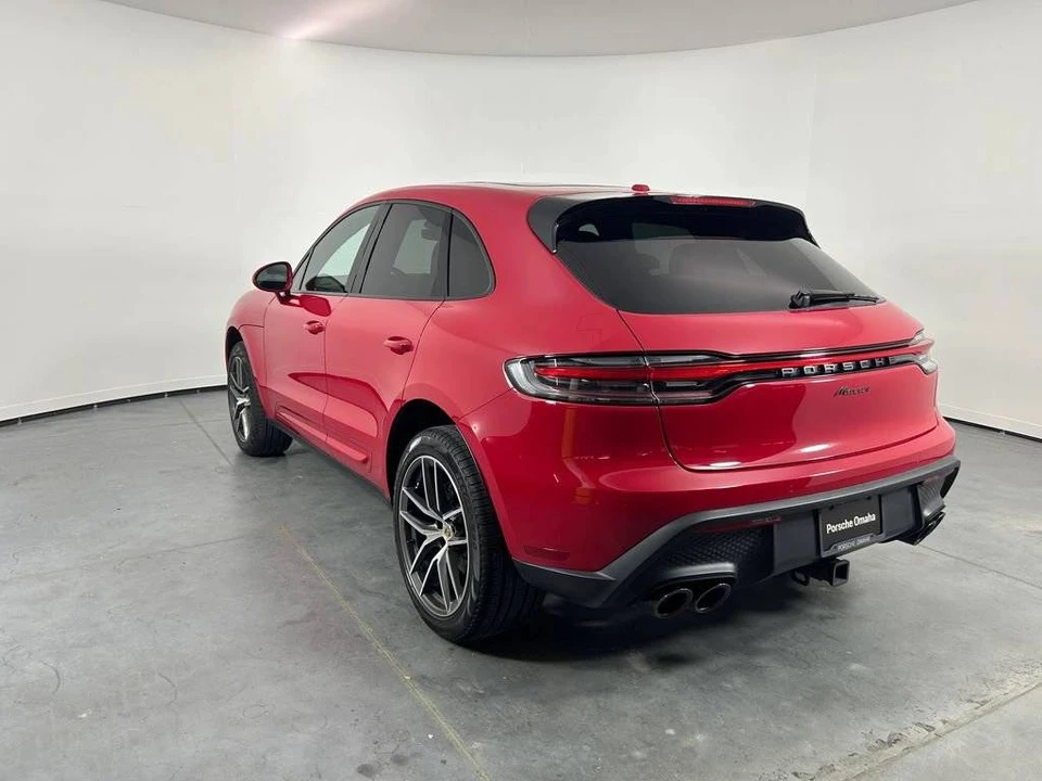 2025 Porsche Macan Electric - Image 3 of 5