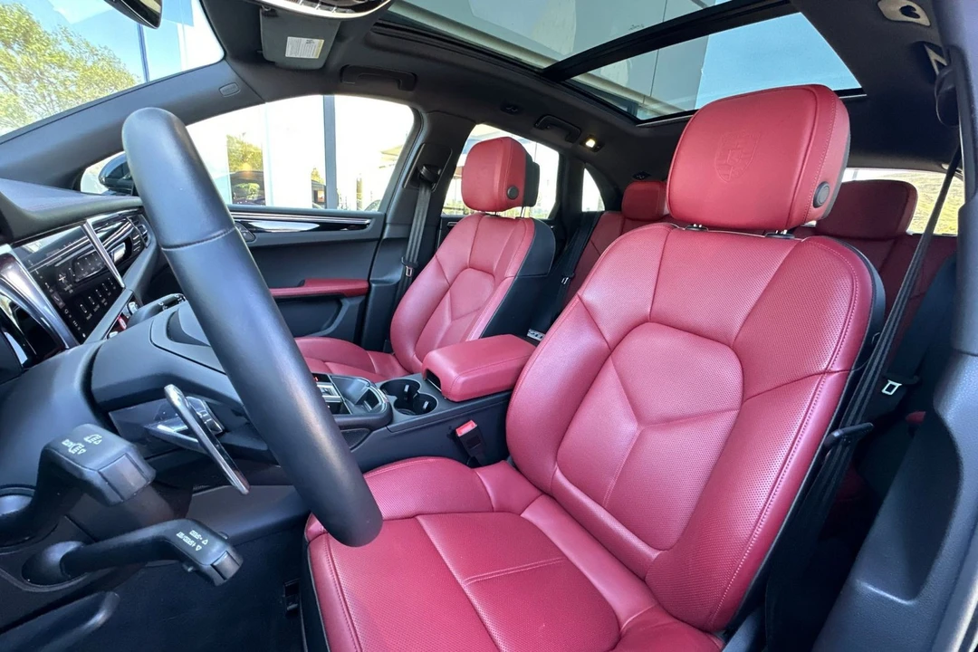 2025 Porsche Macan - Image 5 of 21