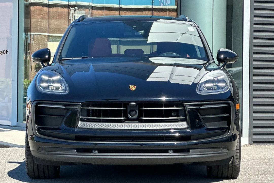 2025 Porsche Macan - Image 11 of 21