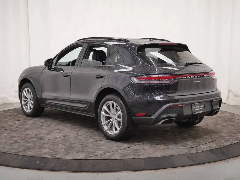 2025 Porsche Macan - Image 3 of 5