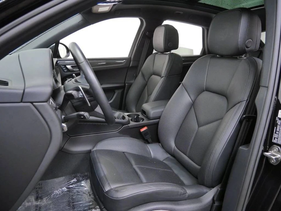 2025 Porsche Macan - Image 5 of 5