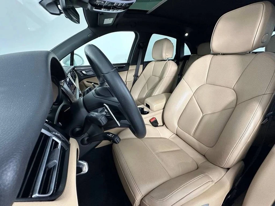 2025 Porsche Macan Electric - Image 5 of 5