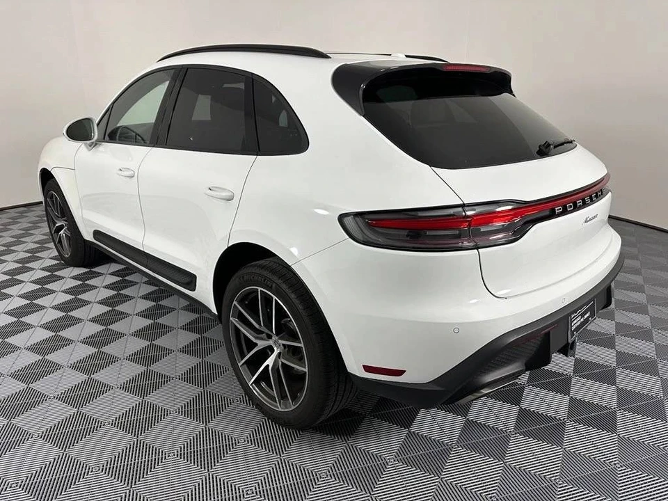 2025 Porsche Macan Electric - Image 3 of 5