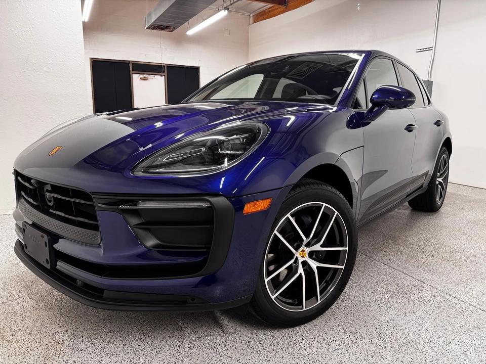 2025 Porsche Macan - Image 31 of 31