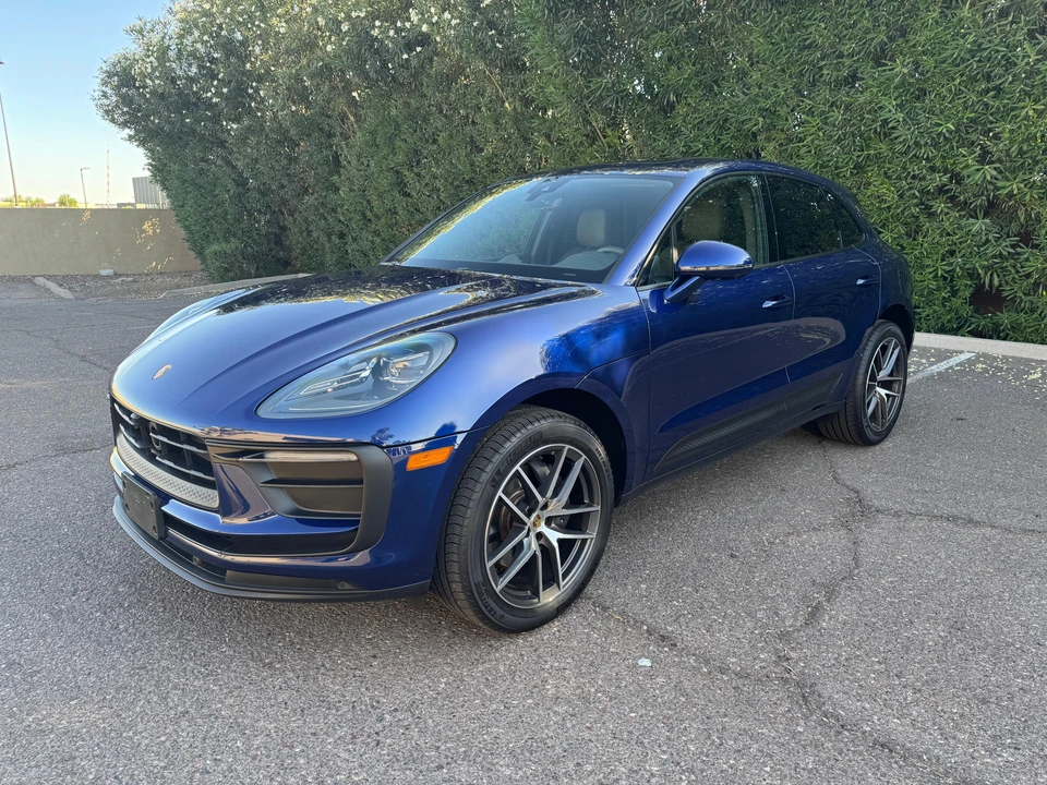 2025 Porsche Macan - Image 6 of 31