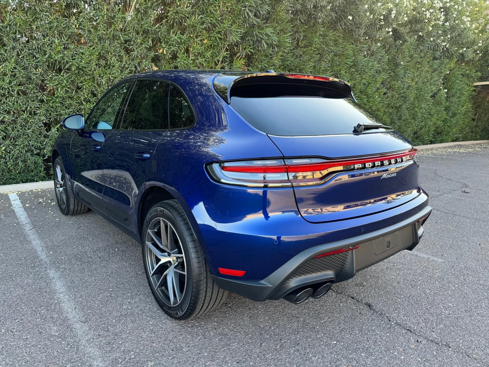 2025 Porsche Macan - Image 9 of 31