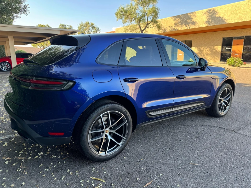 2025 Porsche Macan - Image 13 of 31