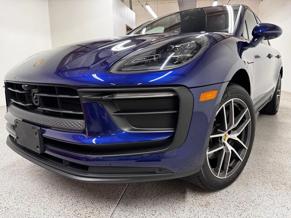 2025 Porsche Macan - Image 29 of 31