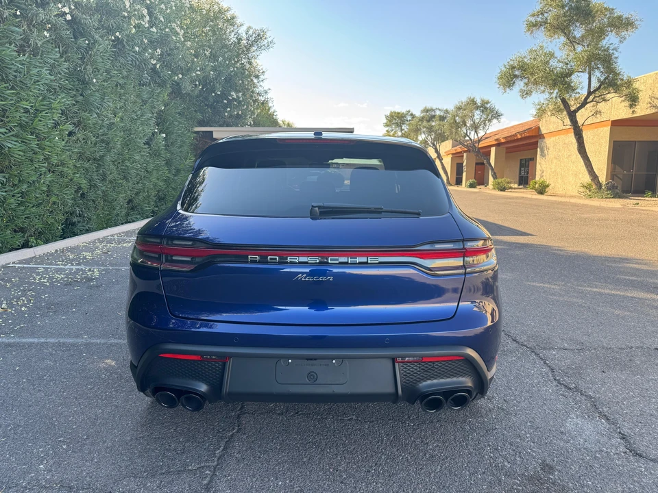 2025 Porsche Macan - Image 11 of 31