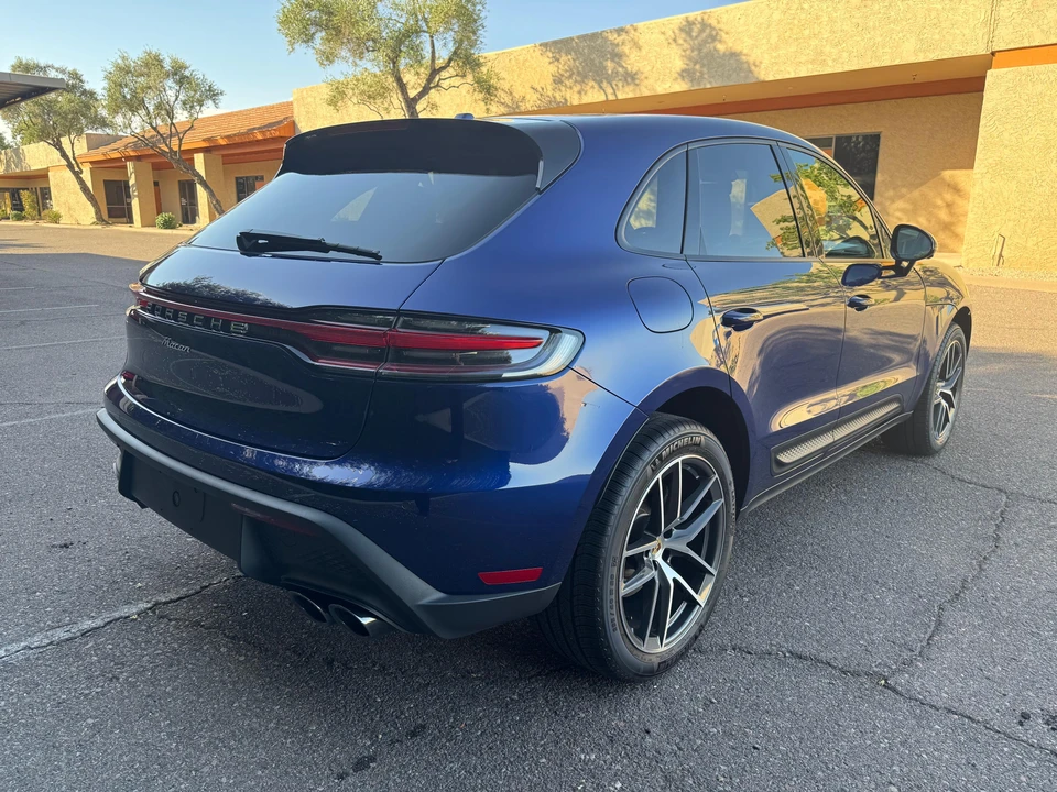 2025 Porsche Macan - Image 12 of 31