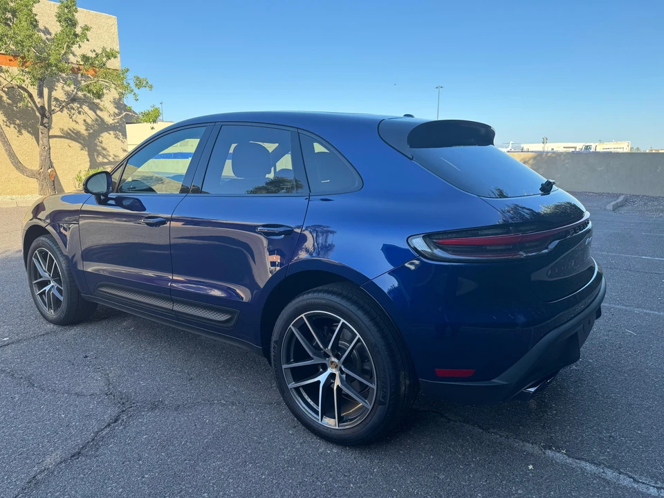 2025 Porsche Macan - Image 8 of 31
