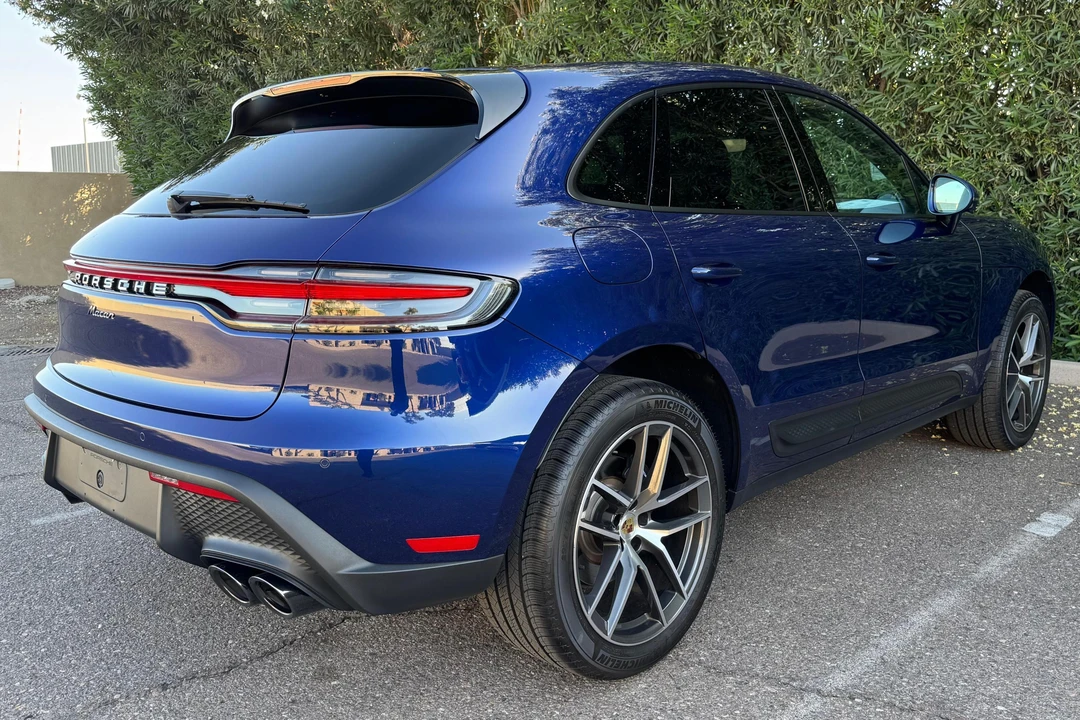 2025 Porsche Macan - Image 4 of 31
