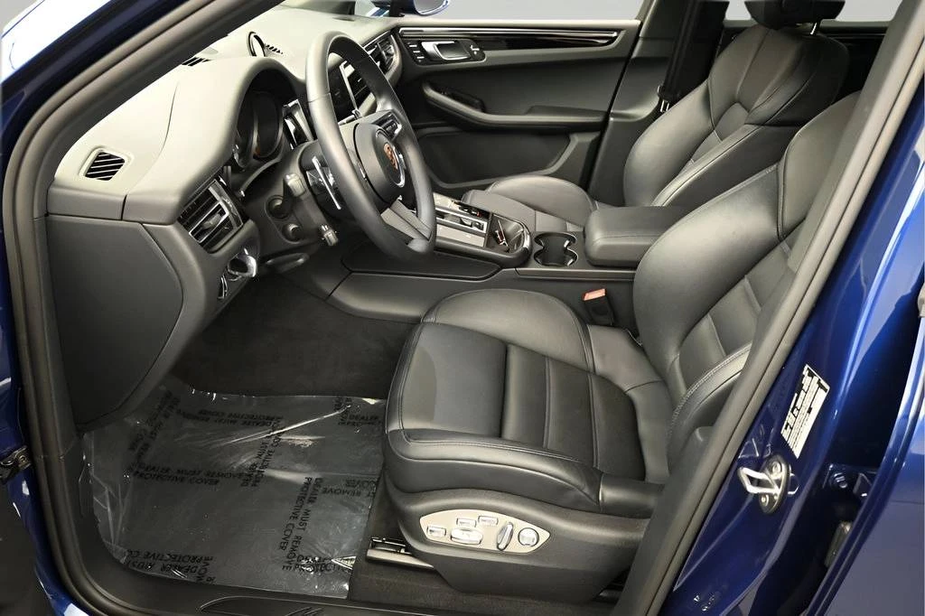2025 Porsche Macan - Image 5 of 5
