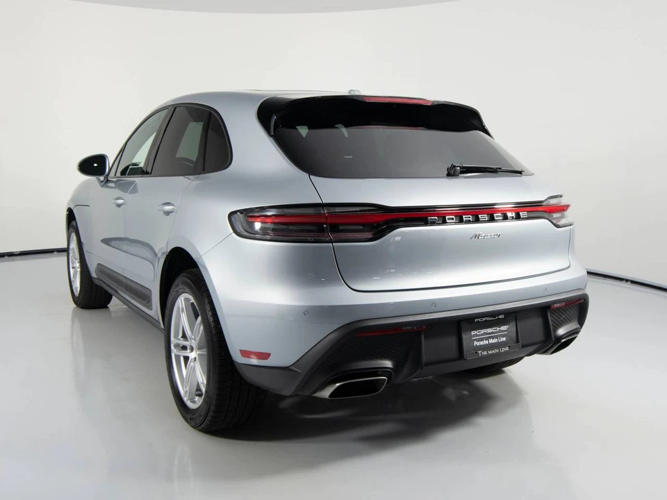 2025 Porsche Macan - Image 3 of 5