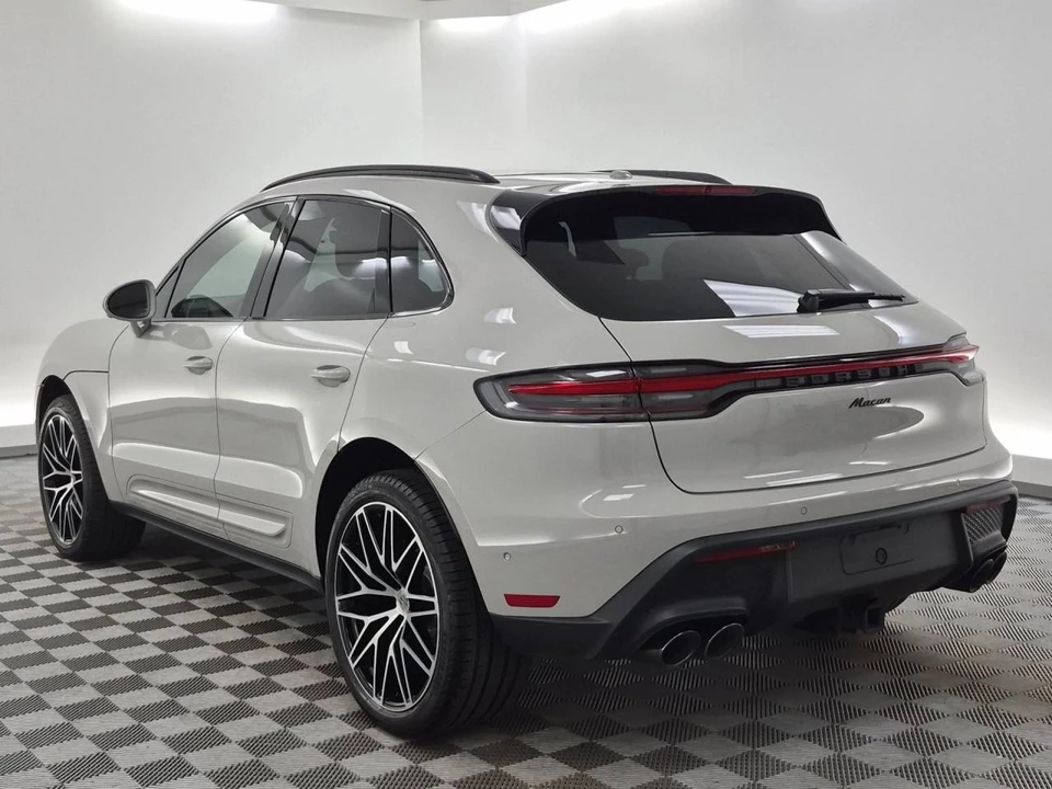 2025 Porsche Macan Electric - Image 3 of 4