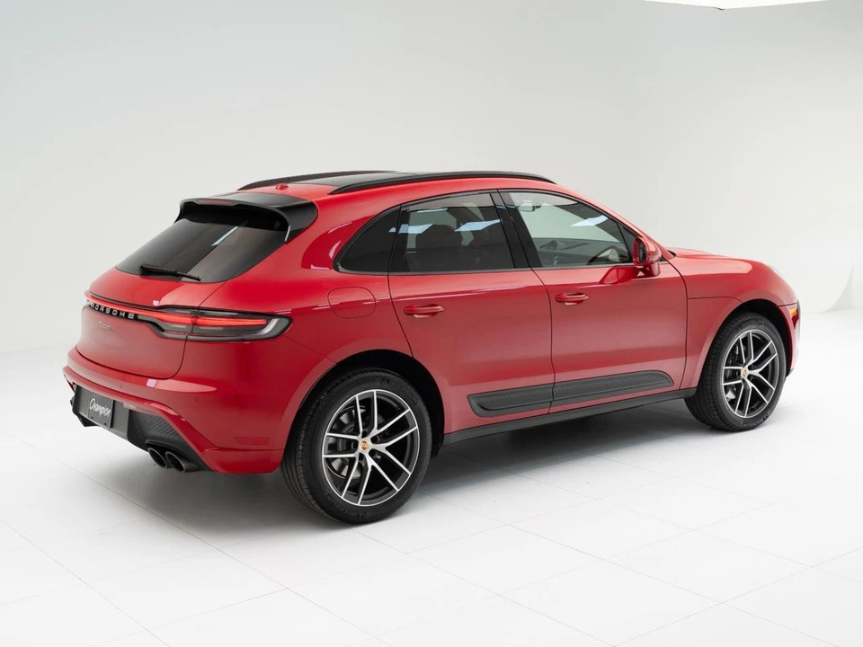 2025 Porsche Macan - Image 10 of 31