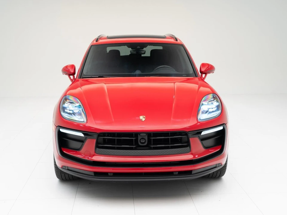 2025 Porsche Macan - Image 7 of 31