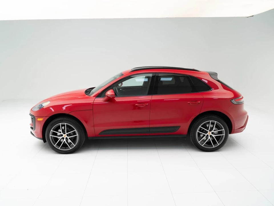 2025 Porsche Macan - Image 3 of 31