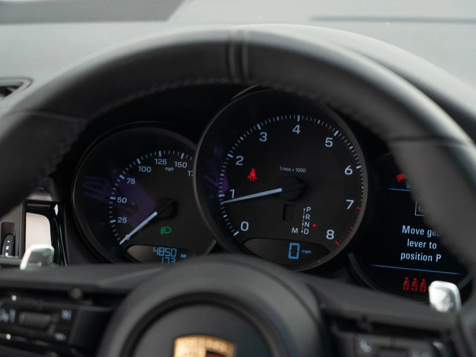 2025 Porsche Macan - Image 31 of 31