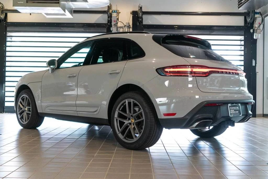 2025 Porsche Macan Electric - Image 3 of 5