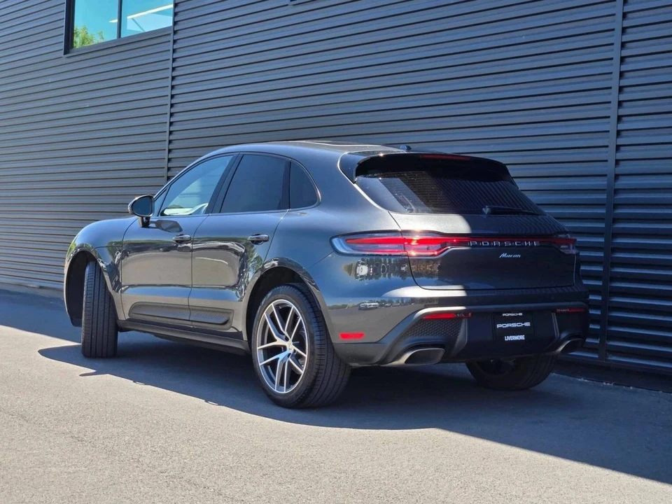 2025 Porsche Macan Electric - Image 4 of 5