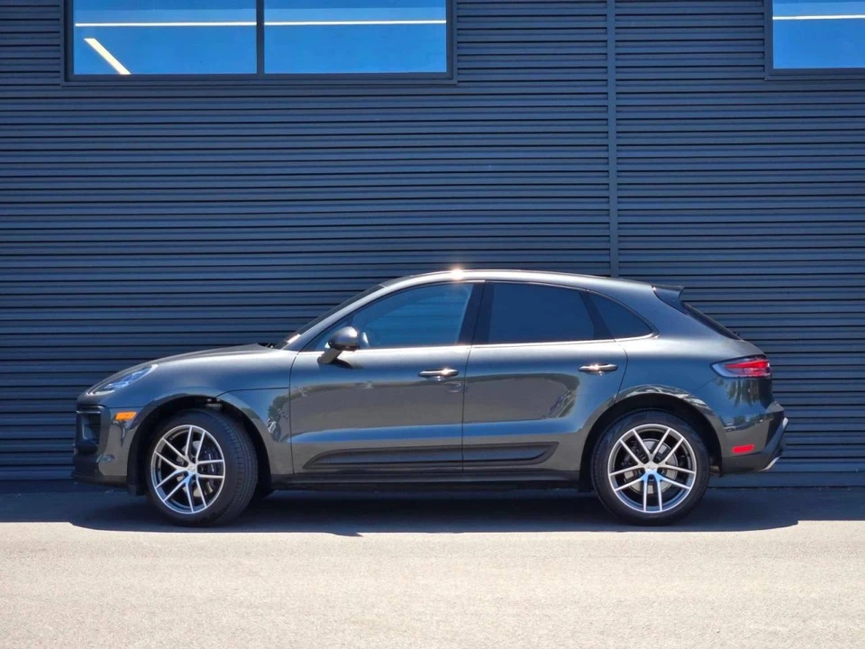 2025 Porsche Macan Electric - Image 3 of 5