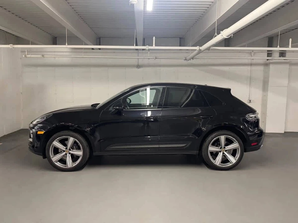 2025 Porsche Macan - Image 2 of 5