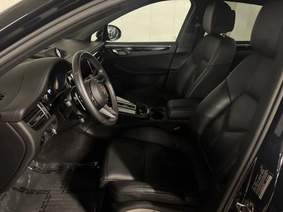 2025 Porsche Macan - Image 5 of 5