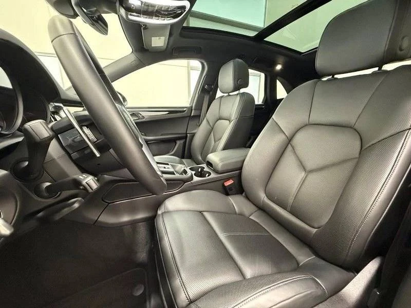 2025 Porsche Macan Electric - Image 5 of 5