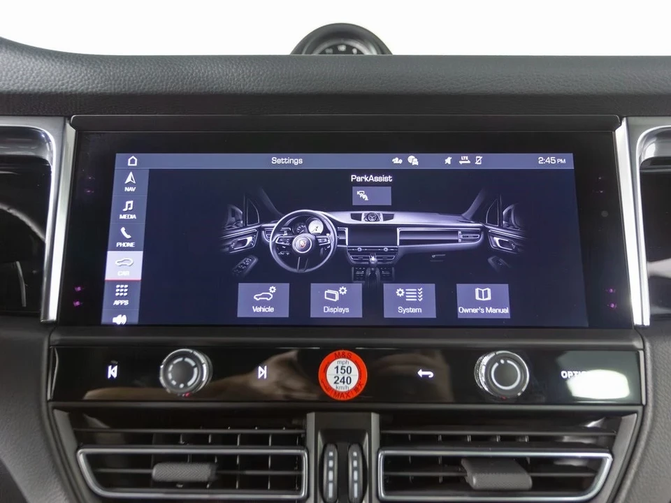 2025 Porsche Macan - Image 19 of 21