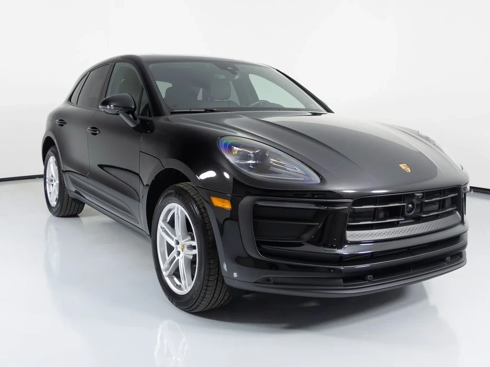 2025 Porsche Macan - Image 8 of 21