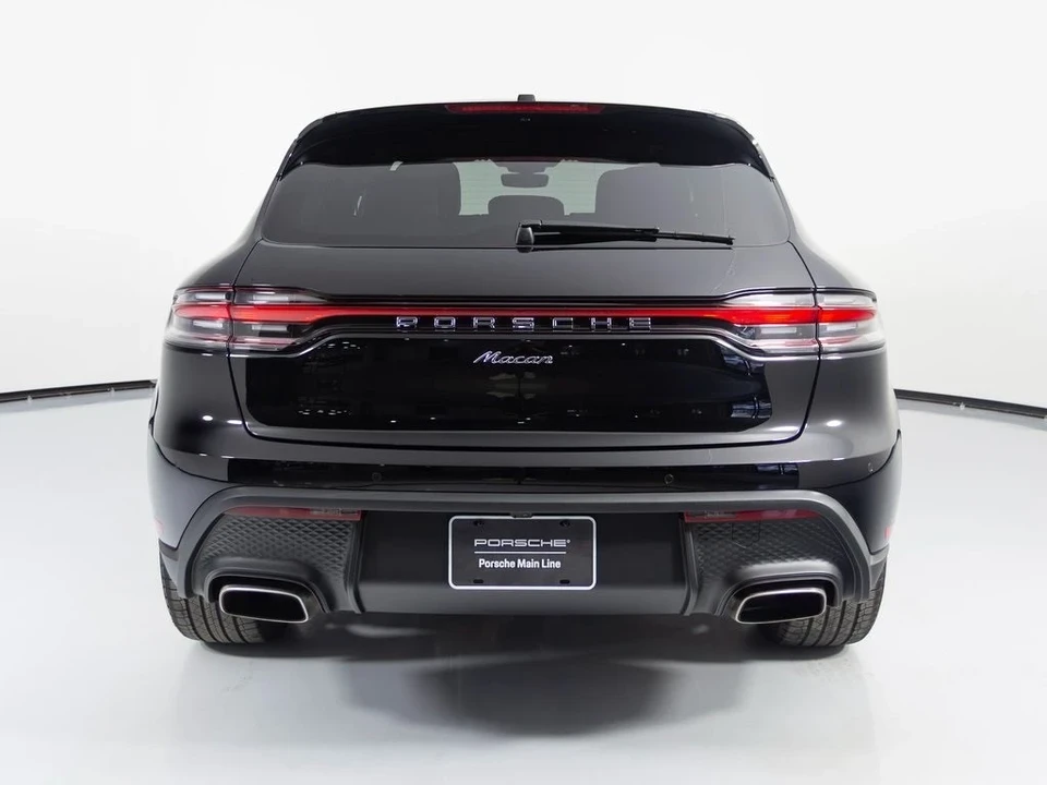 2025 Porsche Macan - Image 11 of 21