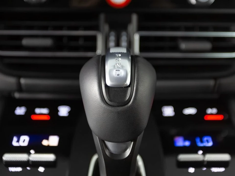 2025 Porsche Macan - Image 21 of 21